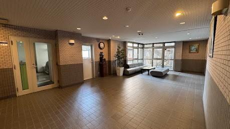 ライオンズマンション海老名第3108号室 立派なロビーですね