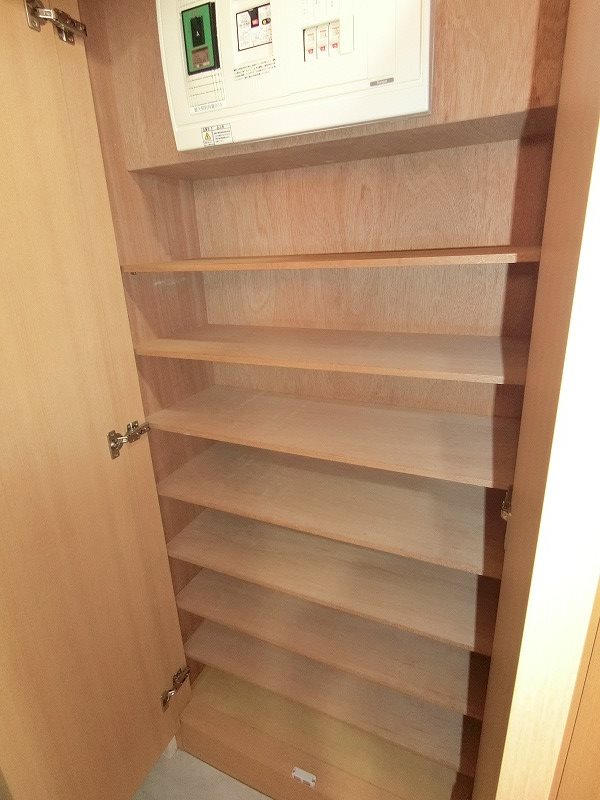 シャルム協和 玄関