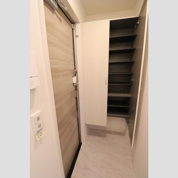 アヴァンス富士見町 玄関　シューズボックス