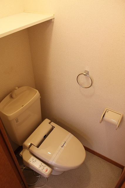 レオパレスリバーサイド五所103号室 独立トイレ