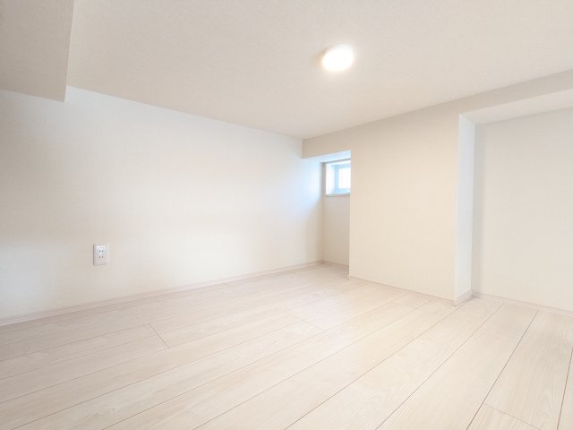 エイチワイコネクト東大泉0102号室 リビング