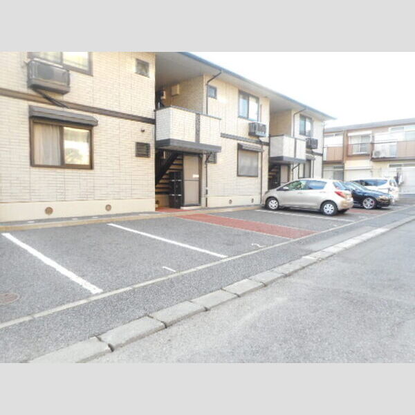 メゾンエトワール 駐車場