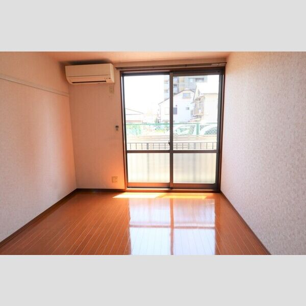 レーベンハイム氷川 洋室