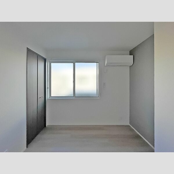 セレスティア白鳥201号室 洋室約4.3帖