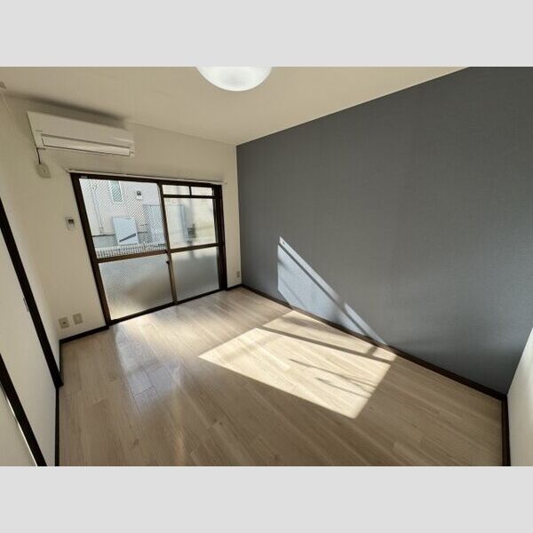 エクシード下山口 リビング