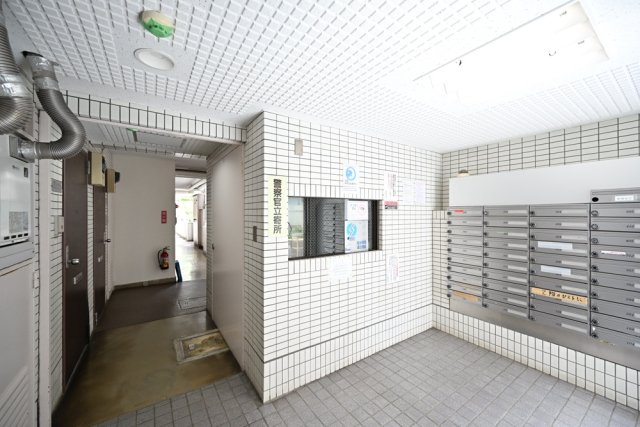 スカイコート横浜山手 エントランス