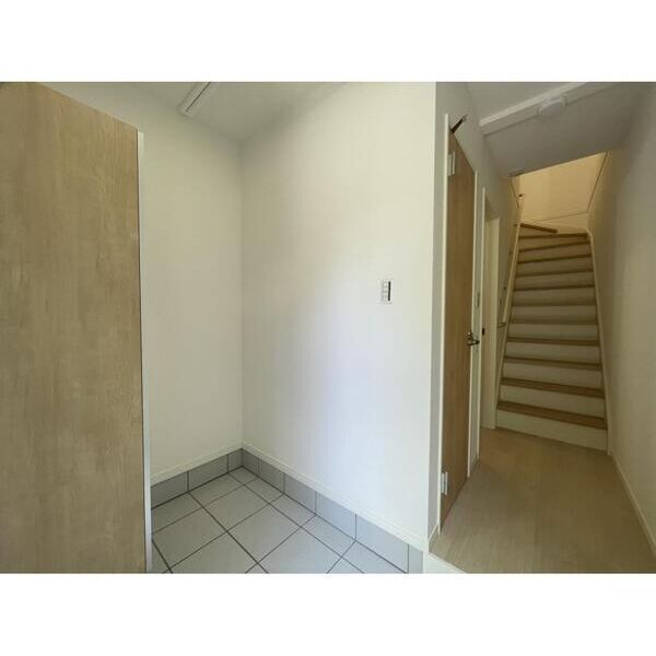 MOK-TERRACE西大宮　A棟 玄関