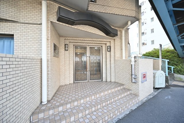 エヴェナール二子新地4階 エントランス