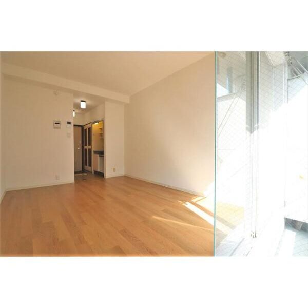 荒井マンションBALMY248206号室 リビング