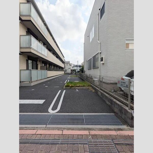 グレイスコート202号室 駐車場