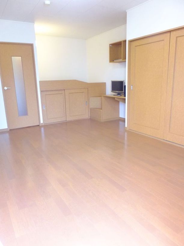 レオパレスクレール101号室 掃除も簡単フローリング