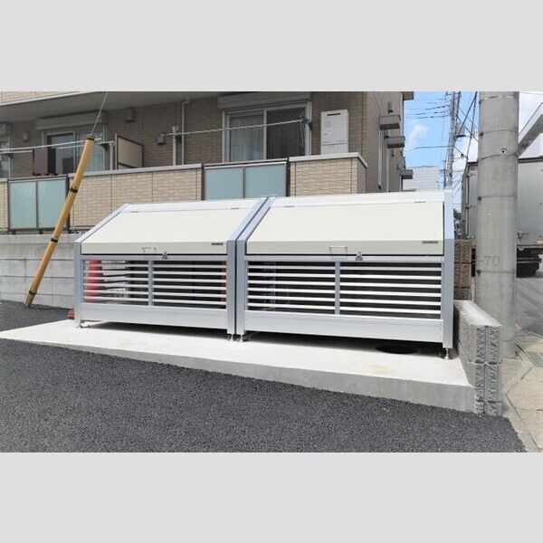 アヴェニール明原 敷地内ゴミ置場