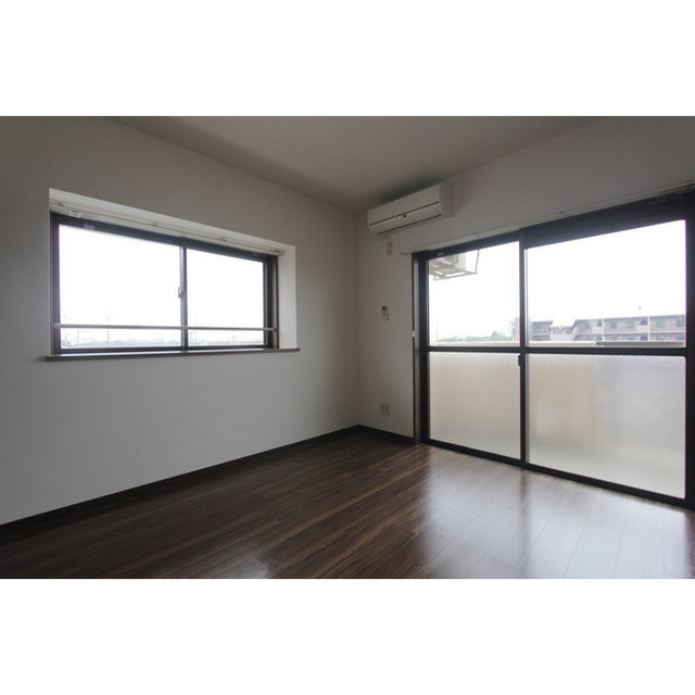 ウィスタリアⅡ303号室 ※404号室の写真です