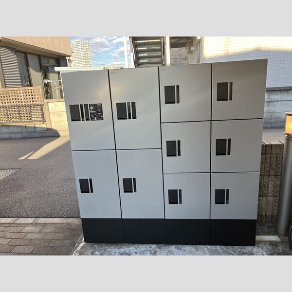 プリームス　C棟C102号室 宅配ボックス