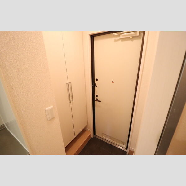 アビデホンダ 玄関