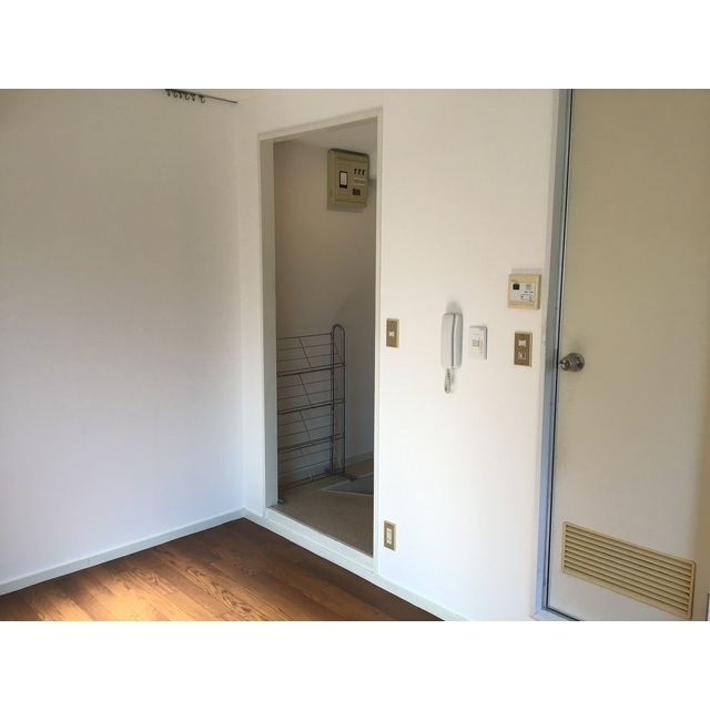 トライアングルハイム201号室 リビング