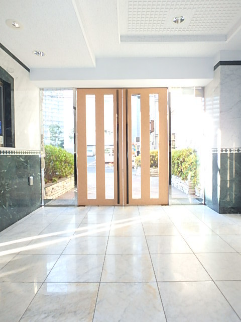 ガラ・シティ大崎6階 ロビーです