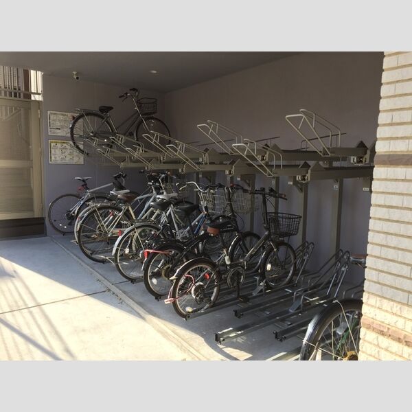 Berte Soya KHK 屋根付き駐輪場