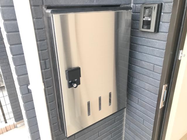 ツー・ヒル・ライブ203号室 宅配ボックス