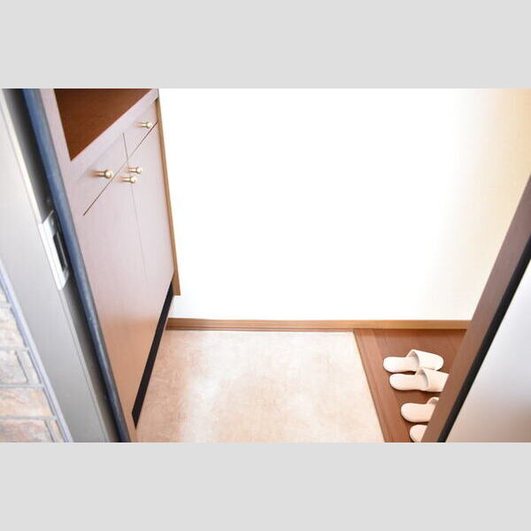 フレシール　B102号室 玄関