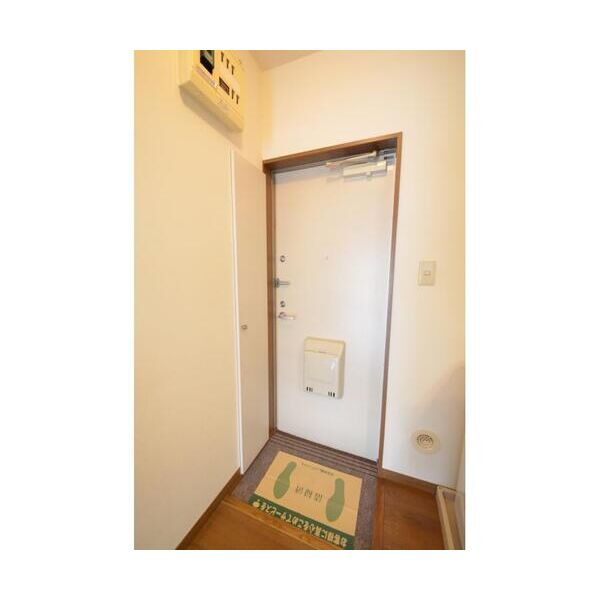 アイリス船橋101号室 玄関