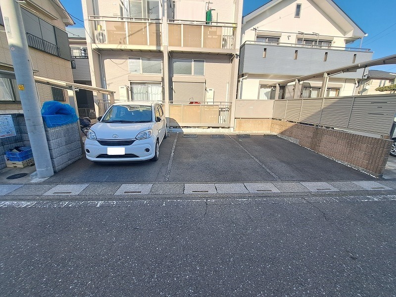 サンヴィアーレ・T1階 駐車場