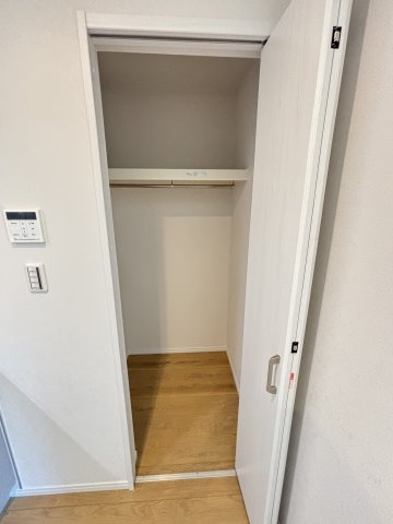 ウィンメゾン薬園台0201号室 便利な収納スペースです