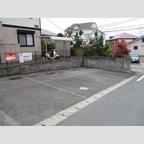 サンフラワー 駐車場