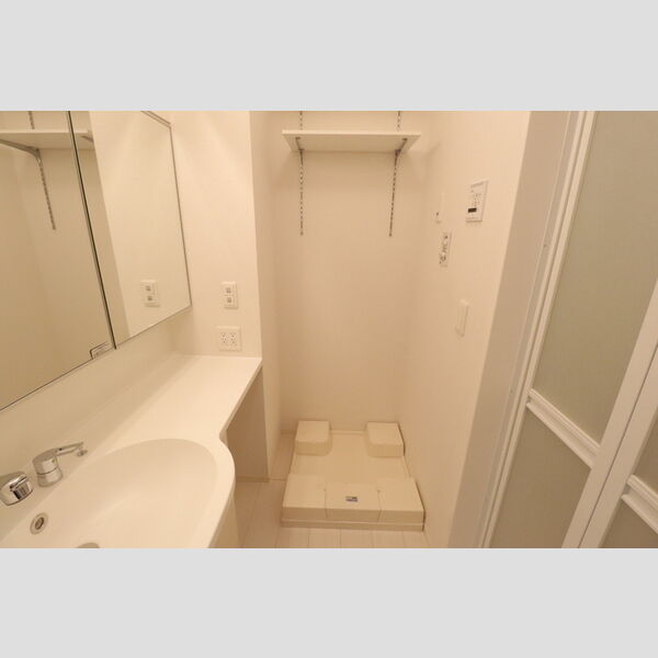 アンリシール・レイク102号室 室内洗濯機置き場