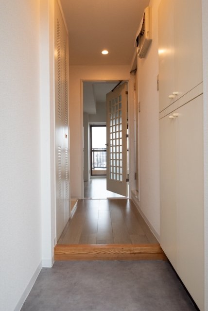 ﾀﾞｲｱﾊﾟﾚｽ・ｽﾃ-ｼｮﾝﾌﾟﾗｻﾞお花茶屋6階 玄関