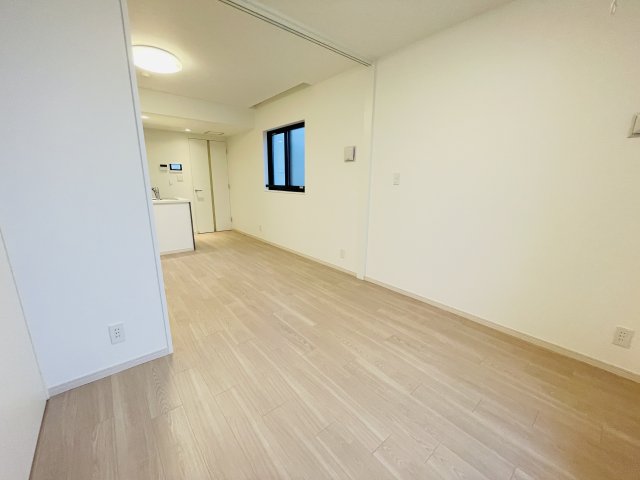 SYFORME NEXT IKEBUKURO WEST302号室 リビング