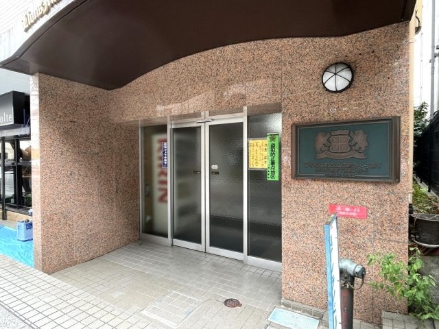 ライオンズマンション三鷹さくら通り エントランス