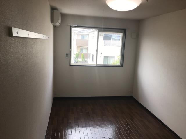 リリー・オブ・ザ・バレー201号室 室内