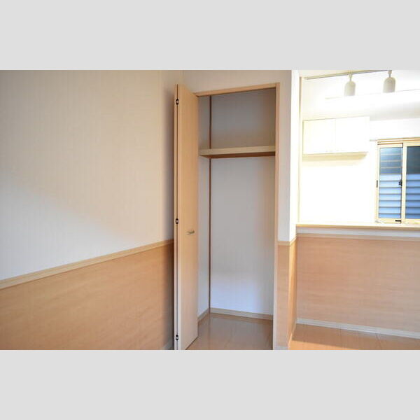 ブエナスエルテ　Ⅰ101号室 物入