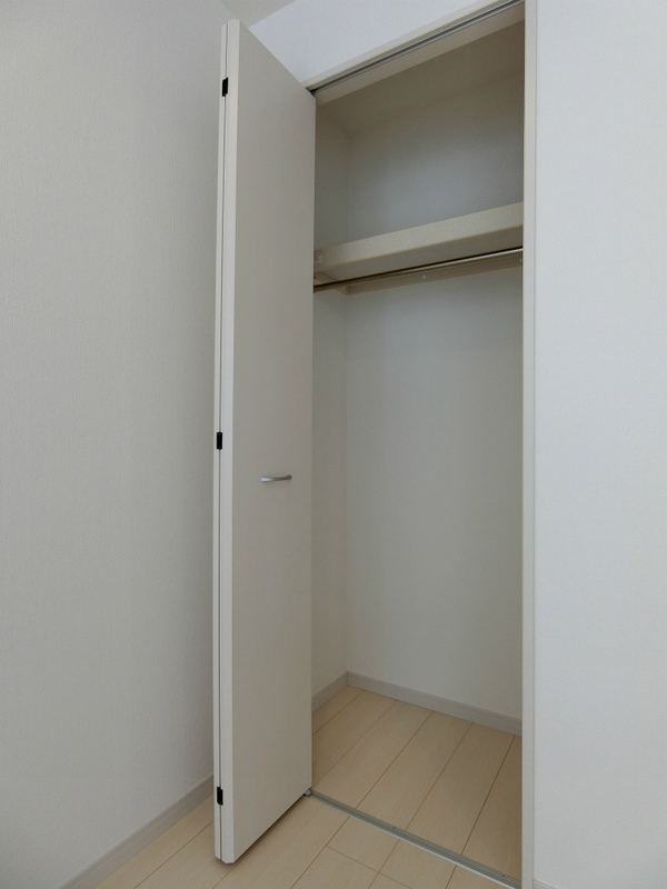 リブリ・フローレス弐番館2階 収納