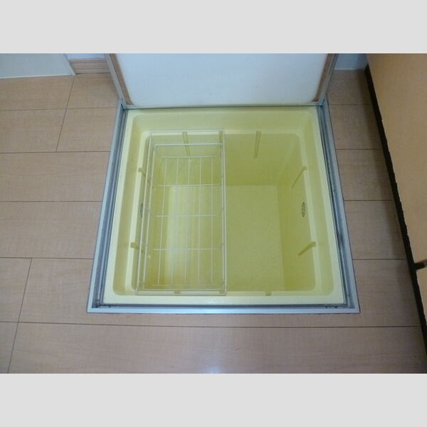 アネシス101号室 床下収納