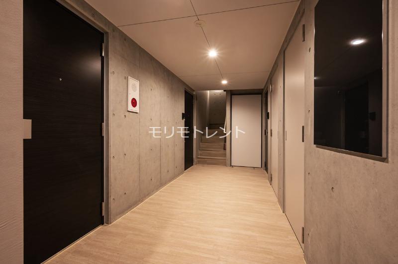 アトリオフラッツ中野新井薬師3階 共用廊下