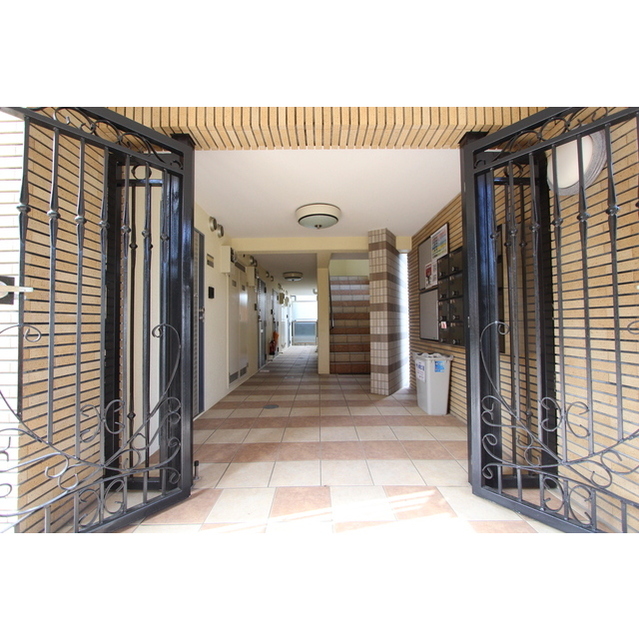 イル　リモーネ201号室 エントランス