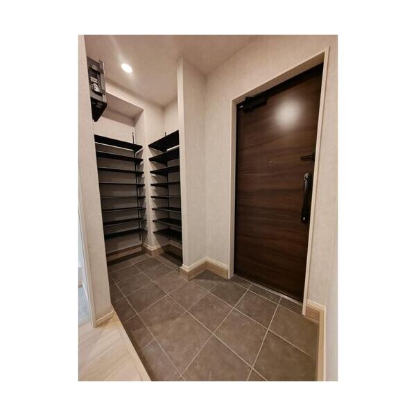 ヒンメルブラウ　野方102号室 玄関