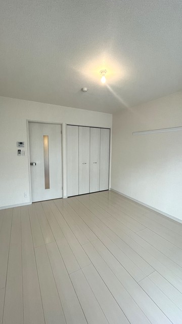 ハーミット高幡0206号室 リビング