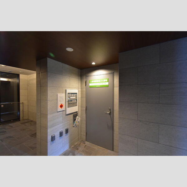 メゾン・ド・シルキー 物件専用ごみ置場入口