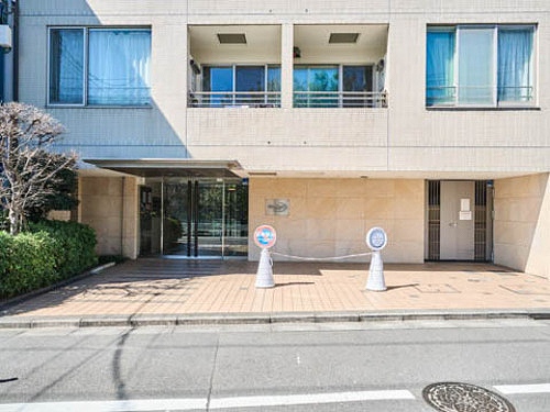 デュオ・スカーラ幡ヶ谷 エントランス　※2024年3月撮影