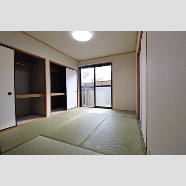 メゾン・ド・ラフィーネ　A102号室 和室