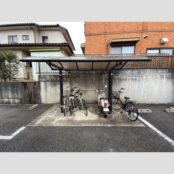 カサグランデ101号室 駐輪場