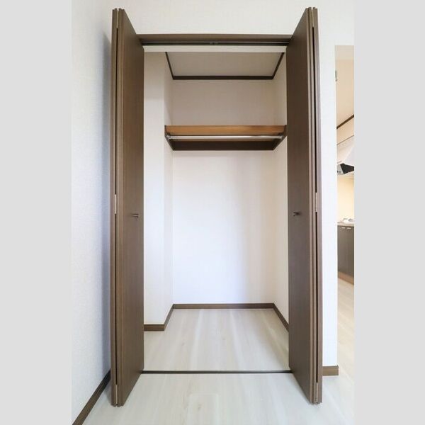 パセオ西府　壱番館110号室 クローゼット