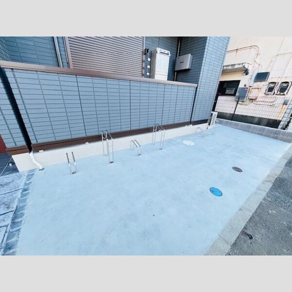 ファンウェーブ湘南藤沢303号室 駐輪場