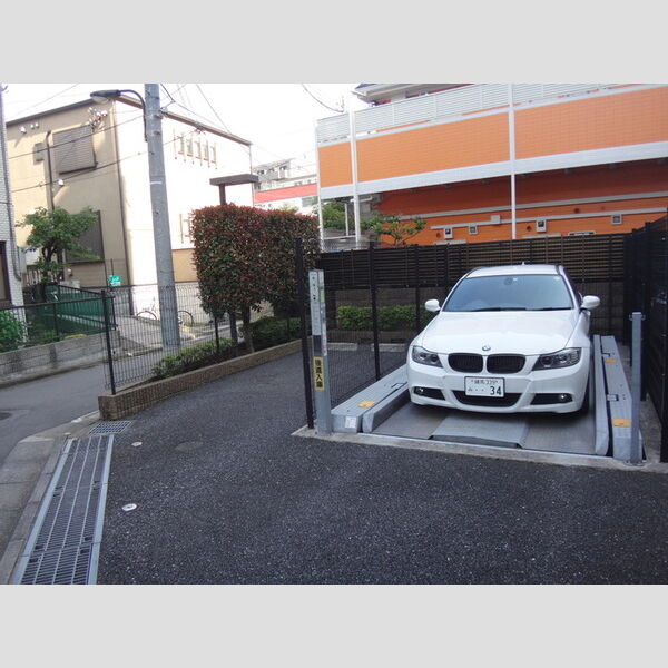 カスタリア目白0504号室 駐車場