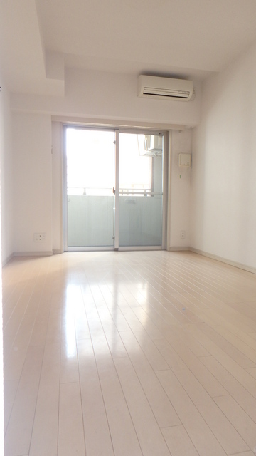 グランド・ガーラ横濱山下町4階 ホワイトフローリング/7.0帖