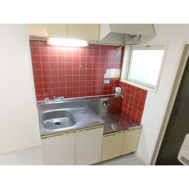 レピュート高岡C103号室 キッチン