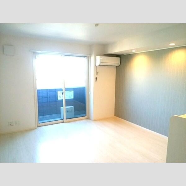 アウラ西船 301　リビング②